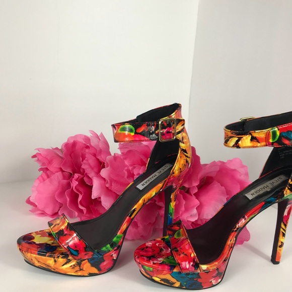 Steve Madden Sacchi Floral Stilettos. - Picture 8 of 8